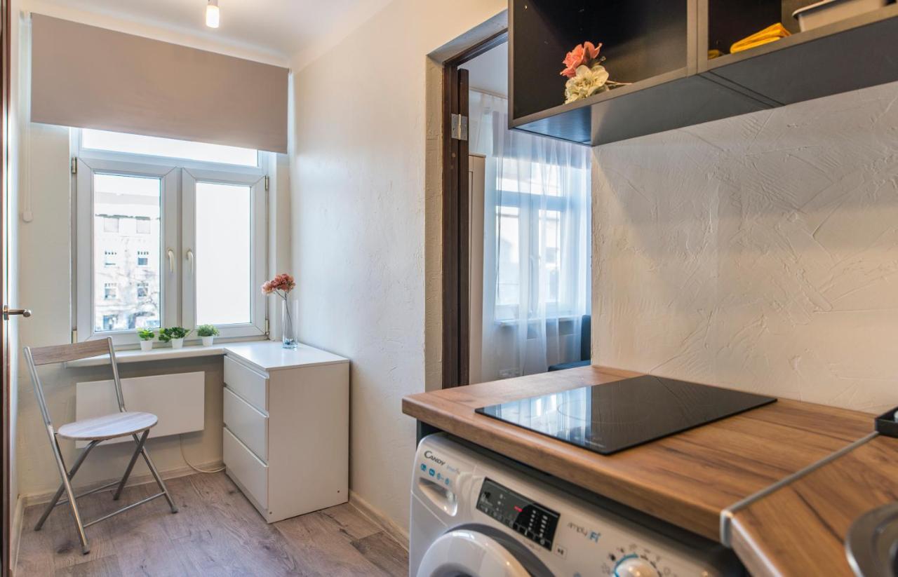 Jelgavas 52 Old Town 5 Min 4 Can Stay Free Parking Self Check In Out Riga Exterior photo